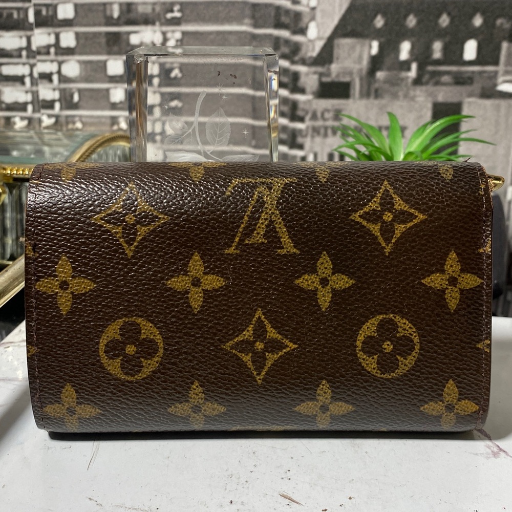 Authentic Louis Vuitton Monogram Bifold Zippy Wallet - Picture 5 of 16